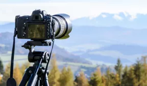 appareil photo visant un paysage