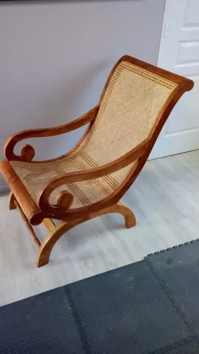 Superbe fauteuil en cannage traditionnel