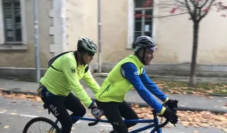 Gilles Bouancheau, à gauche, pratique le tandem depuis 1994.