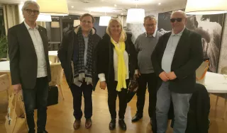 La présidente et le vice président du Lions Club doyens de Deauville Trouville entourés de la délégation AVH calvadosienne