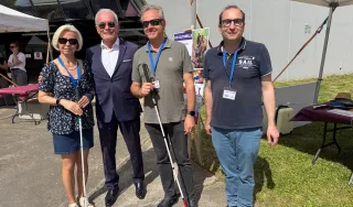 Le maire de Mougins avec trois personnes du Comité