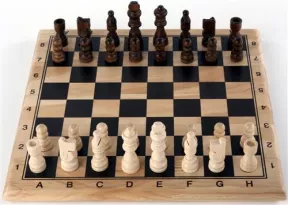 Jeu d'échecs en bois