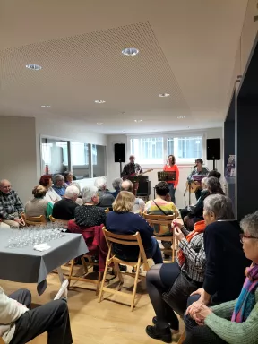 Le groupe Trio éphémère qui joue de la musique