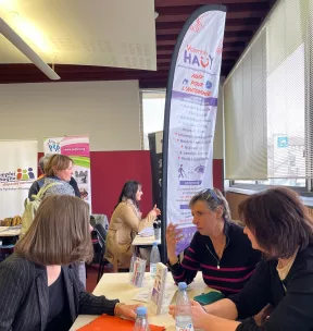 Sylvie, bénévole sur notre stand AVH