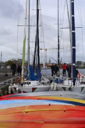 Vue des bateaux sur le quai