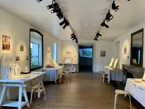 Vue d'ensemble des œuvres du tactile tour exposées à Châtillon.