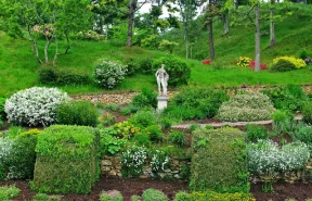 Photo des jardins du château de la Celle les Bordes