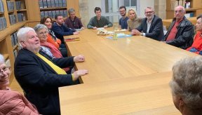 Plusieurs participants lors d'une réunion